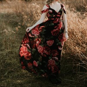 Soieblu red/black flower maxi dress size Small.